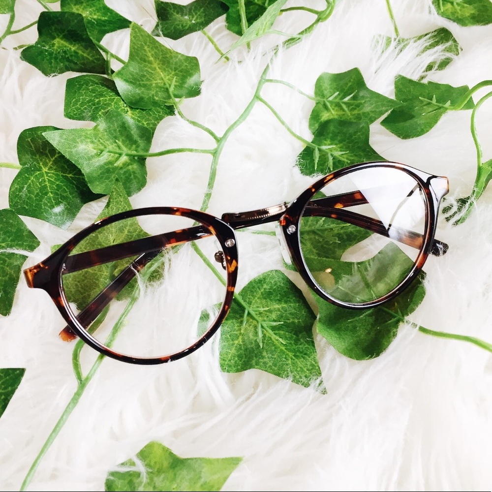 [[Tortoise Glasses]] Clear Non-Prescription - Picture 7 of 8